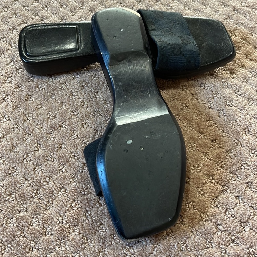 🌷GUCCI SANDALS SIZE 38 - Picture 3 of 3